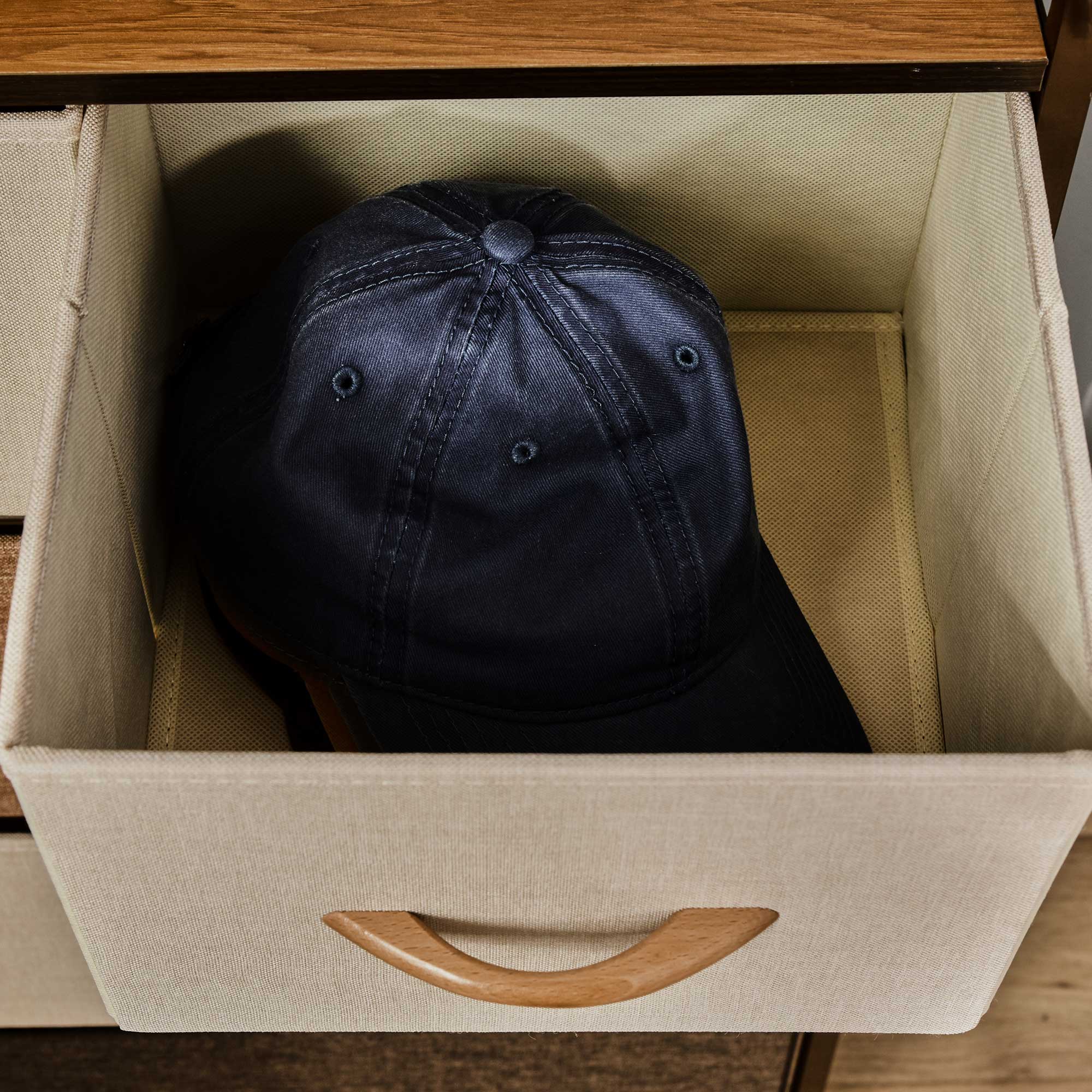 Kommode mit 5 faltbaren Stoffschubladen, Ablage, stabiler Stahlrahmen, 58 x 29 x 99 cm