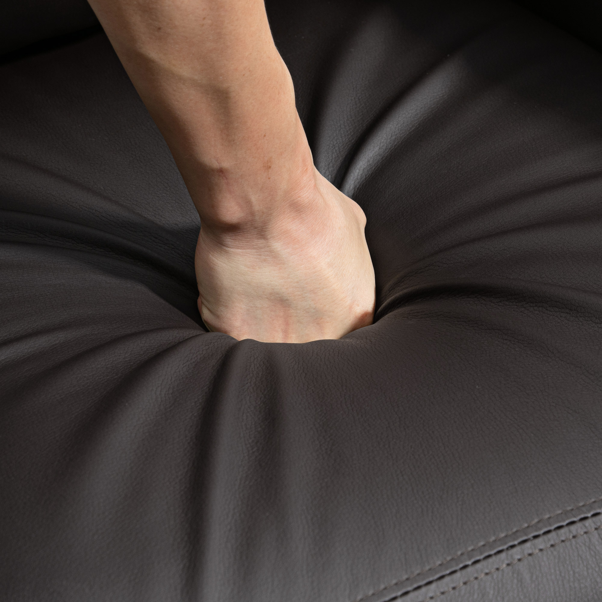 Relaxsessel Fernsehsessel mit Vibrationsmassage, Liegefunktion, 2 Massagepunkte, Fernbedienung, 68 x 88 x 98 cm Braun