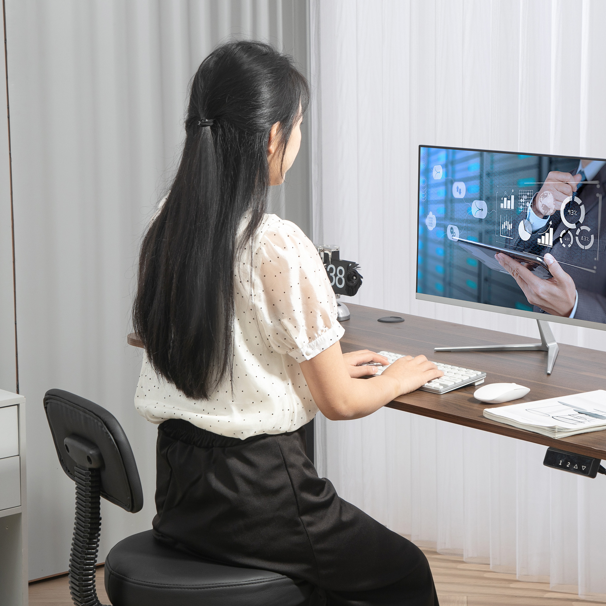 Bürostuhl, Kompakter Drehstuhl, höhenverstellbar, mit Fußstütze, 360° drehbar, Kunstleder, Metall, Schwarz