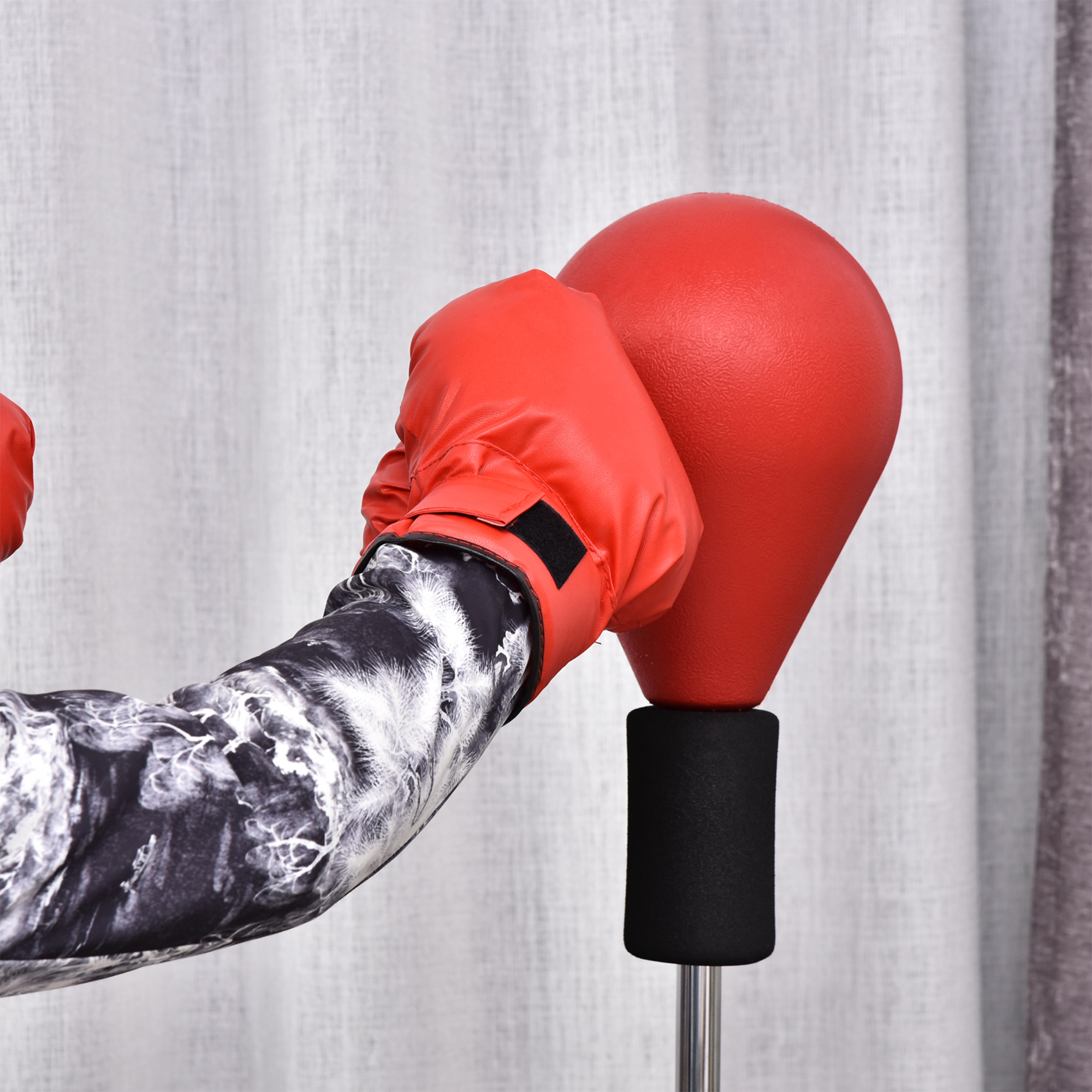 Punchingball-Set, Box-Trainingsset, 136-154 cm höhenverstellbar, mit 1 Paar Handschuhe, Geeignet für Profis und Anfänger