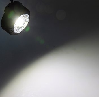 LED Arbeitsleuchte mit Magnet "COB 100" / 3x AAA Batterie, Haken, 75x35mm, 6000k