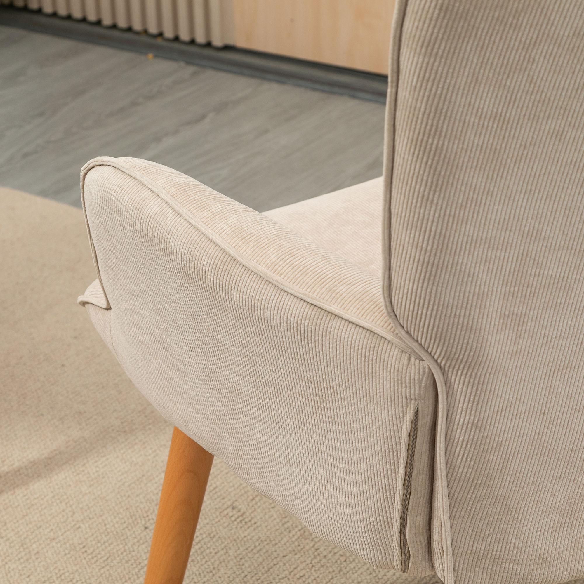 Akzentsessel mit Hocker, Relaxsessel in Cord-Optik, Armlehnstuhl mit Holzbeinen, für Wohnzimmer, Beige