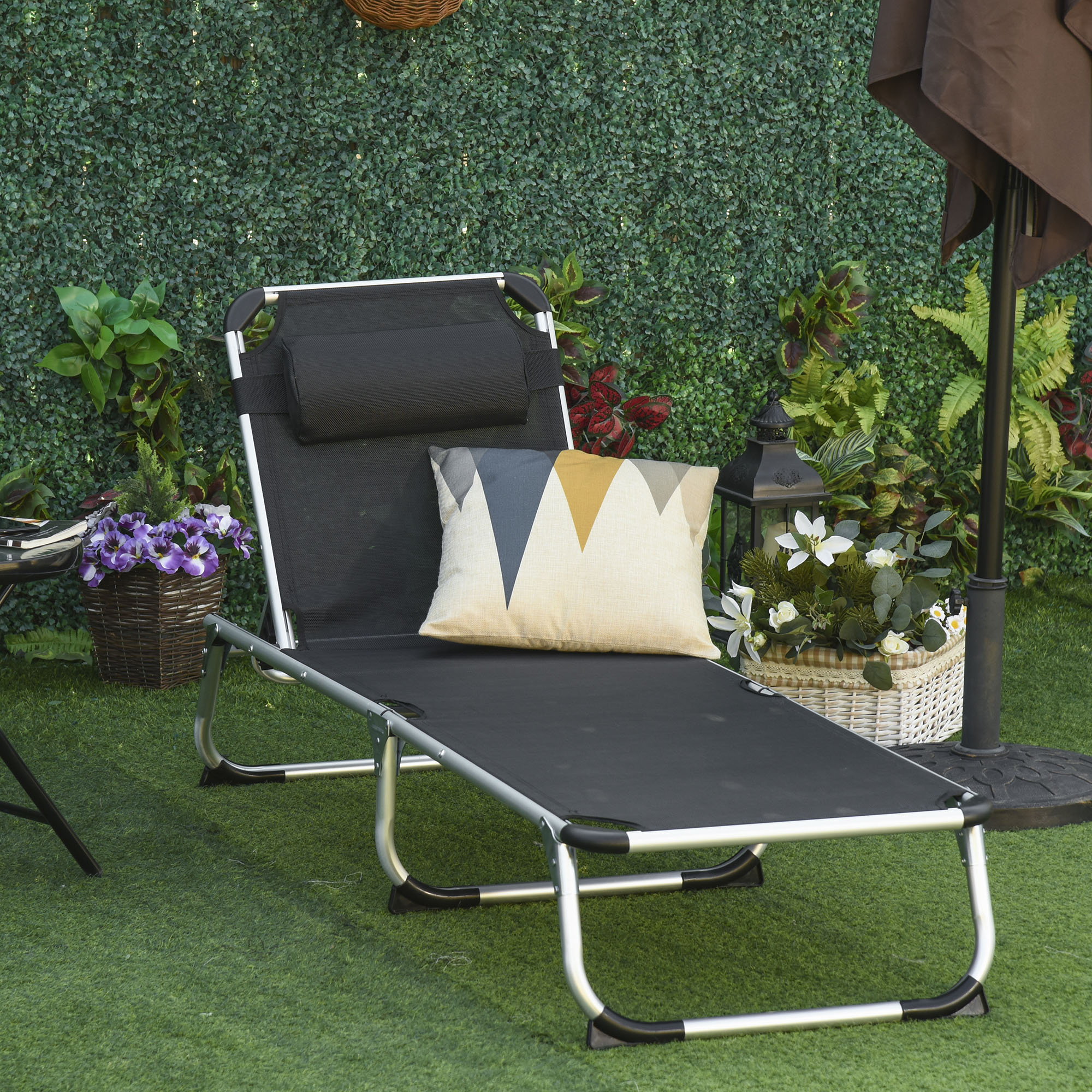 Sonnenliege faltbar Gartenliege mit Kopfkissen Liegestuhl mit der 4-stufig verstellbaren Rückenlehne Campingliege bis 120 kg belastbar für Outdoor-Park, Garten, Schwarz