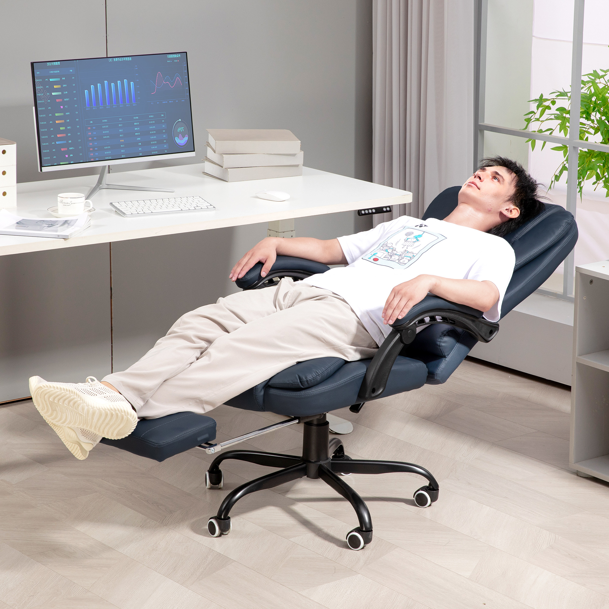 Massage-Bürostuhl, 7 Vibrationspunkte, verstellbare Fußstütze & Lehne, bis 120 kg, Lederoptik, Blau
