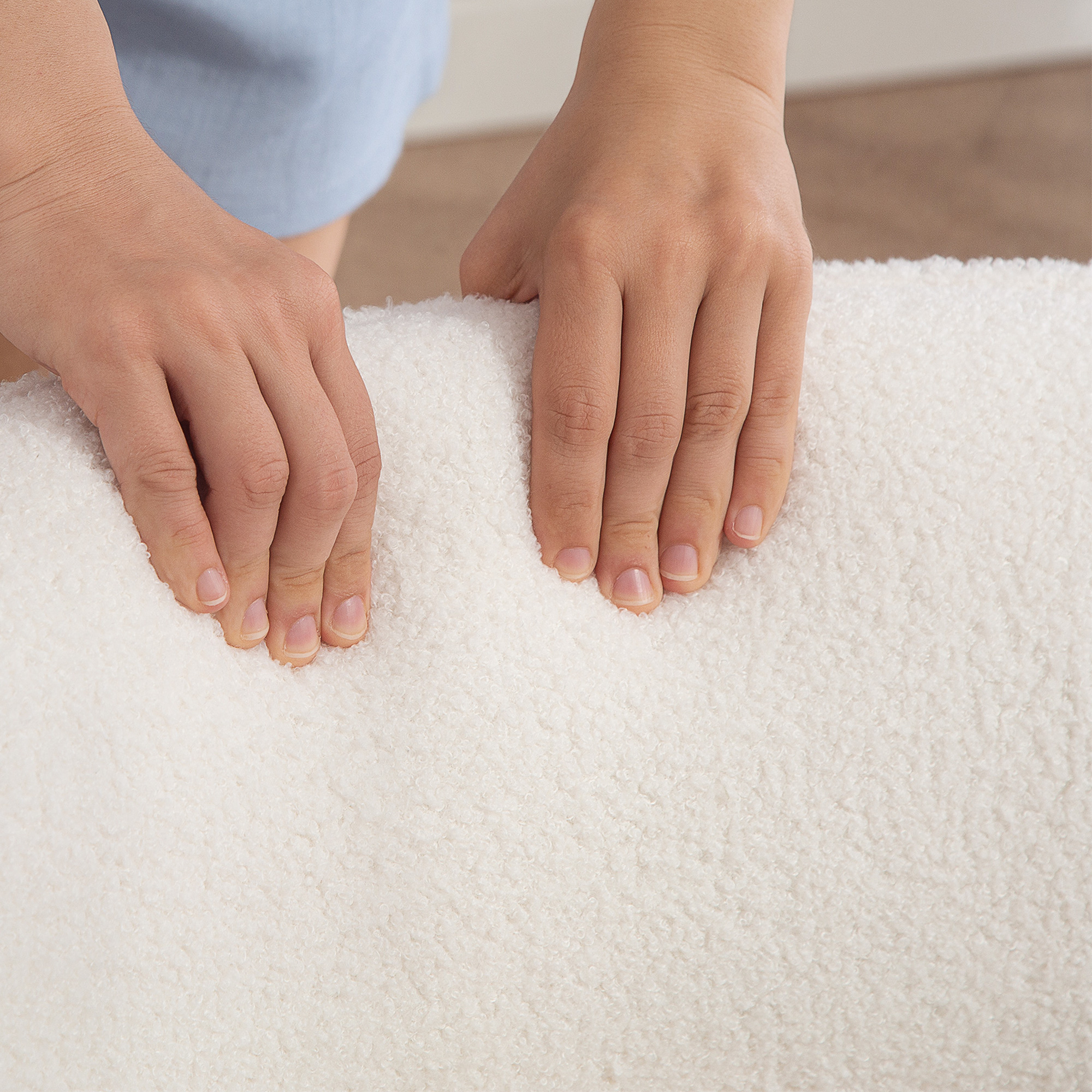 Moderner Polstersessel, Fleece-Bezug, Akzentstuhl, Armlehnstuhl mit Holzbeinen, Metallrahmen, Weiß