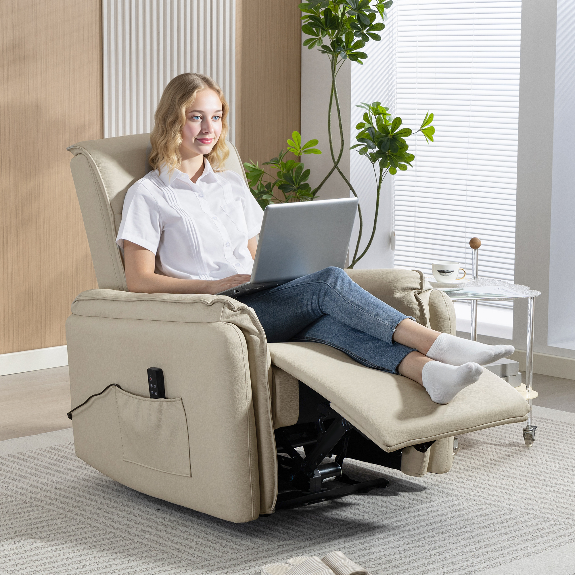 elektrischer Massagesessel, Kunstlederbezug, Fußstütze, Seitentasche, Beige