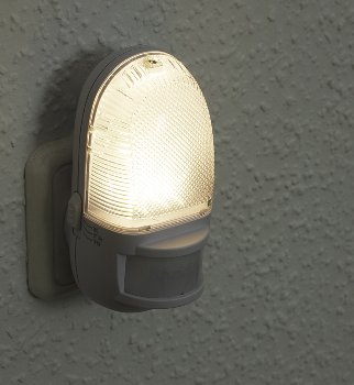 LED Nachtlicht mit Bewegungsmelder / 230V, 3 weiße LEDs, On/Off/Auto