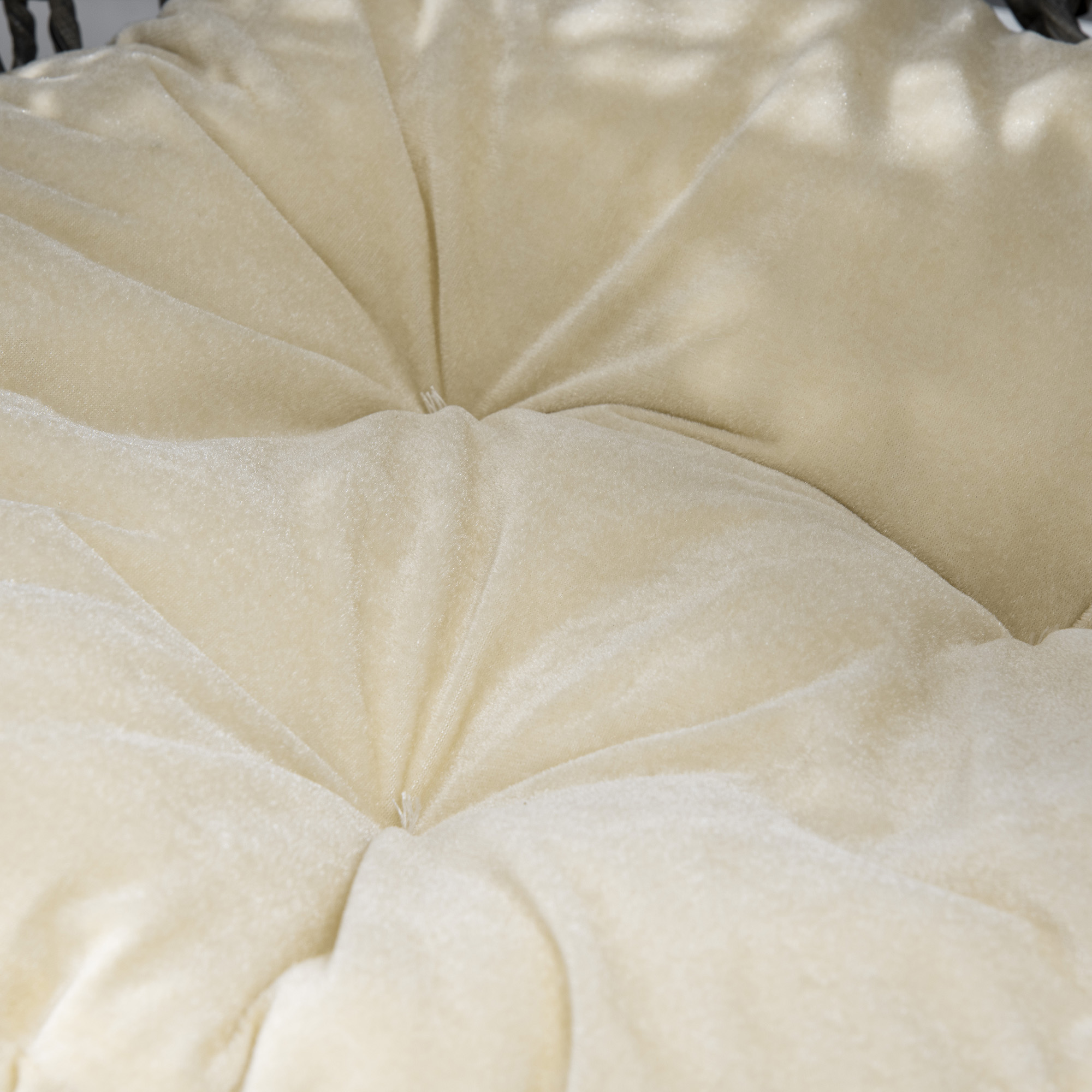 Katzenhaus aus Rattan mit Kissen Katzenschlafplatz Katzenhöhle mit erhöhten Füßen Silbergrau Ø52 x 58 cm