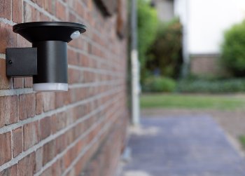 LED Solar Wandleuchte "SWL-AS500" / IP44, warmweiß 3000K, PIR Sensor