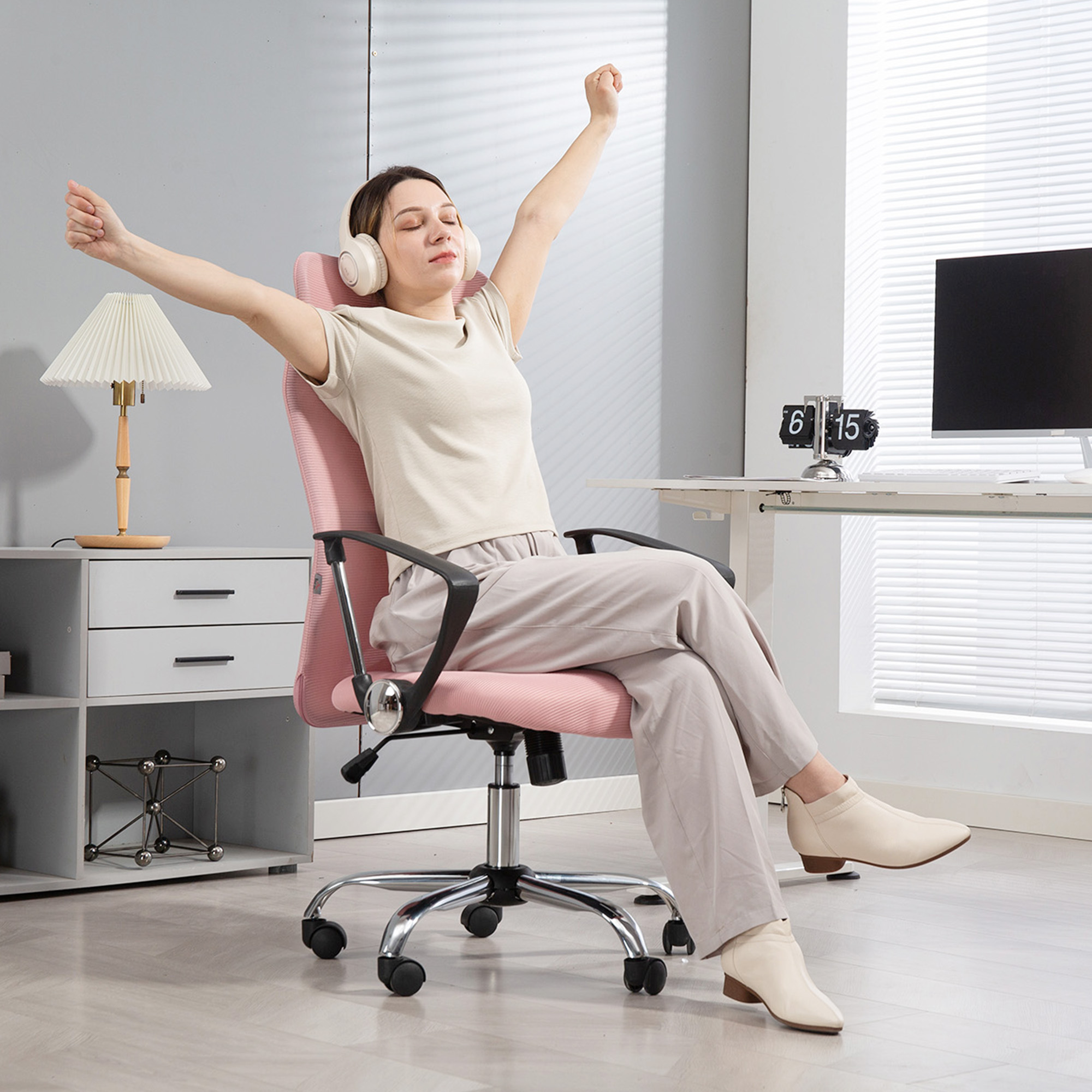 Ergonomischer Bürostuhl Höhenverstellbarer Drehstuhl mit Wippfunktion, Netzbespannung, 63 x 65 x 109-119 cm Rosa