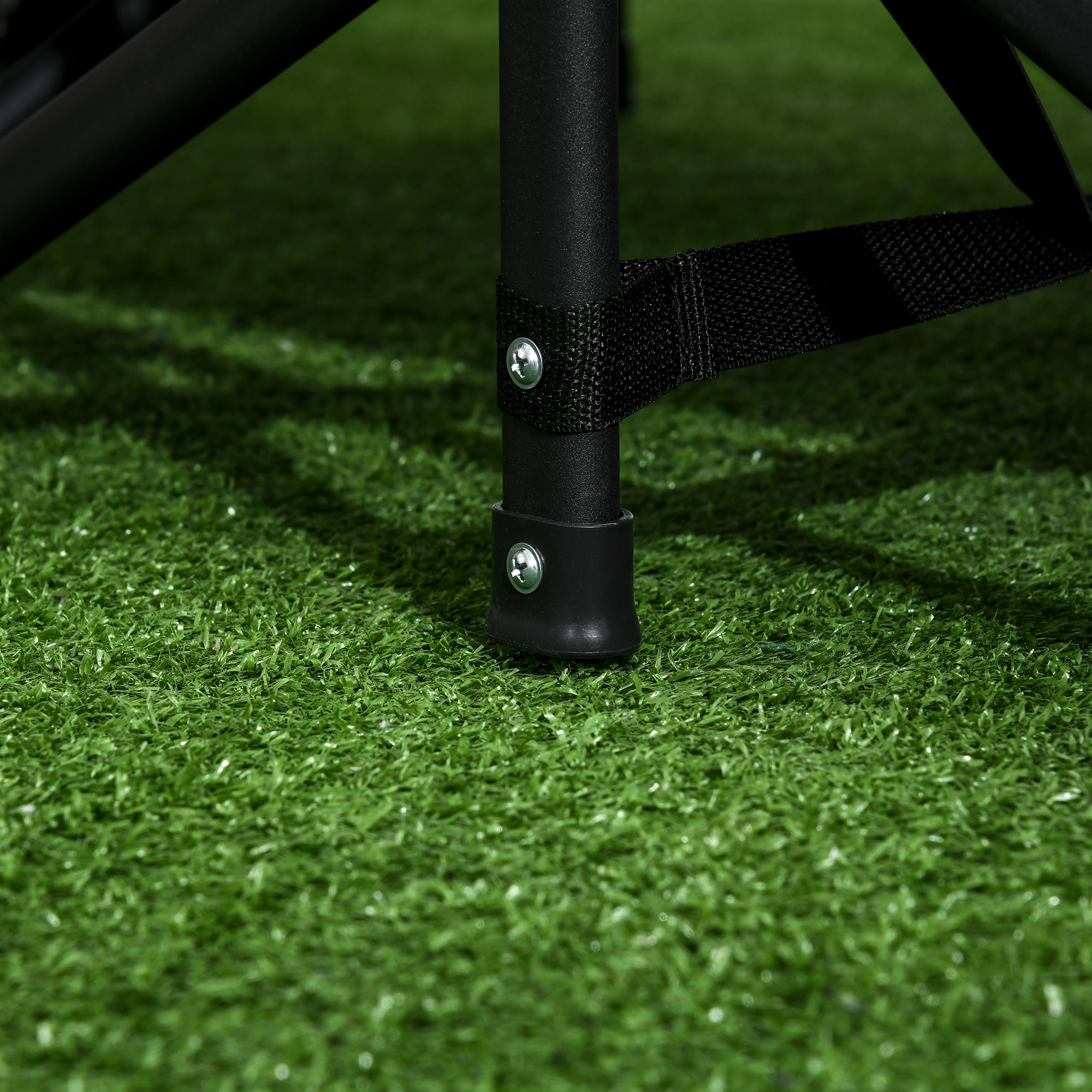 Sonnenliege, klappbar, 1 Seitentasche, 1 Getränkehalter, 68 cm x 186 cm x 48 cm, Schwarz + Weiß