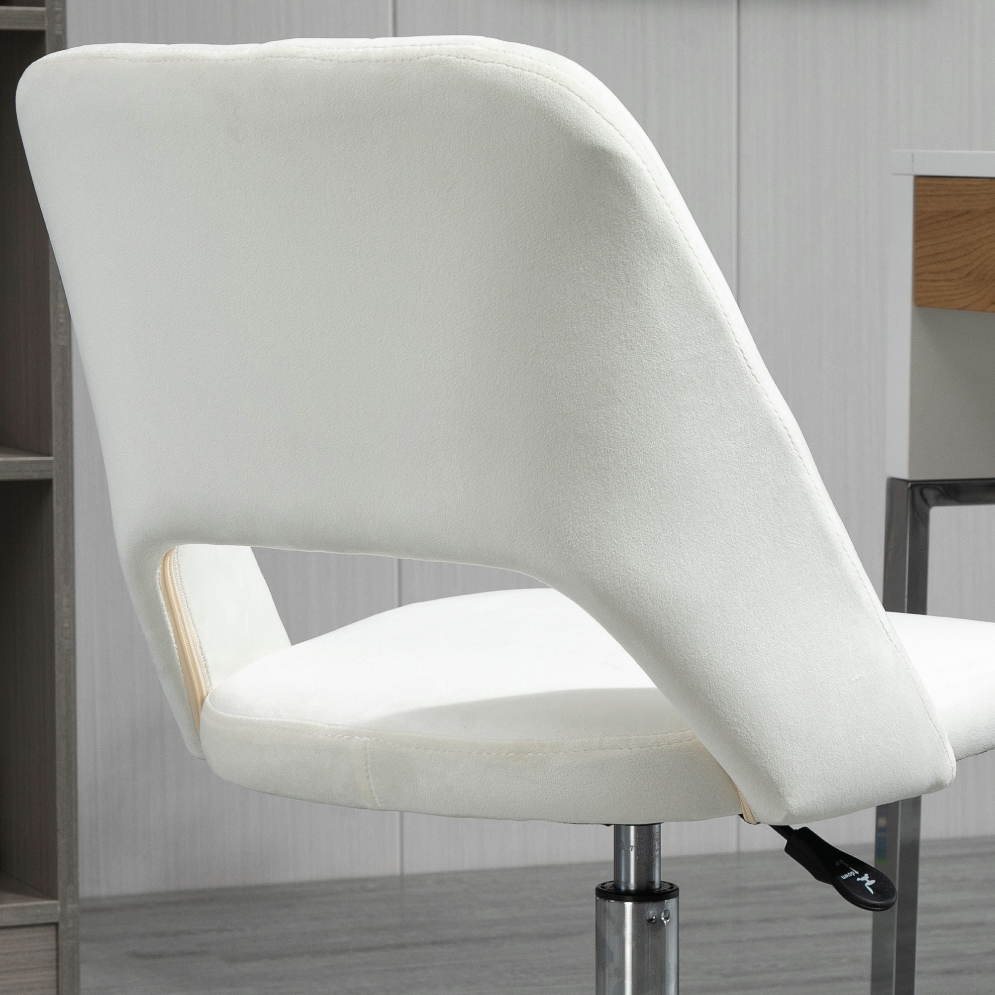 höhenverstellbarer Schreibtischstuhl mit Rollen, 360° drehbar, Jakobsmuschel-Form, Schaumstoff, 49 x 60 x 79-91 cm, Cremeweiß