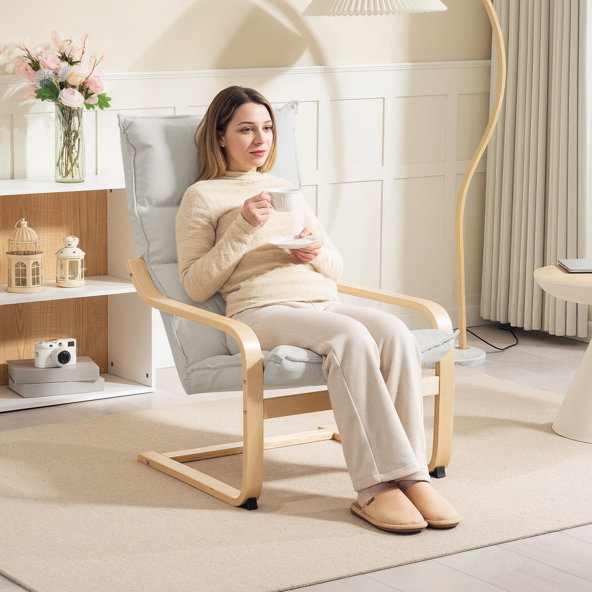 Sessel, Loungesessel mit geschwungenen Beinen und Armlehnen für Wohnzimmer
