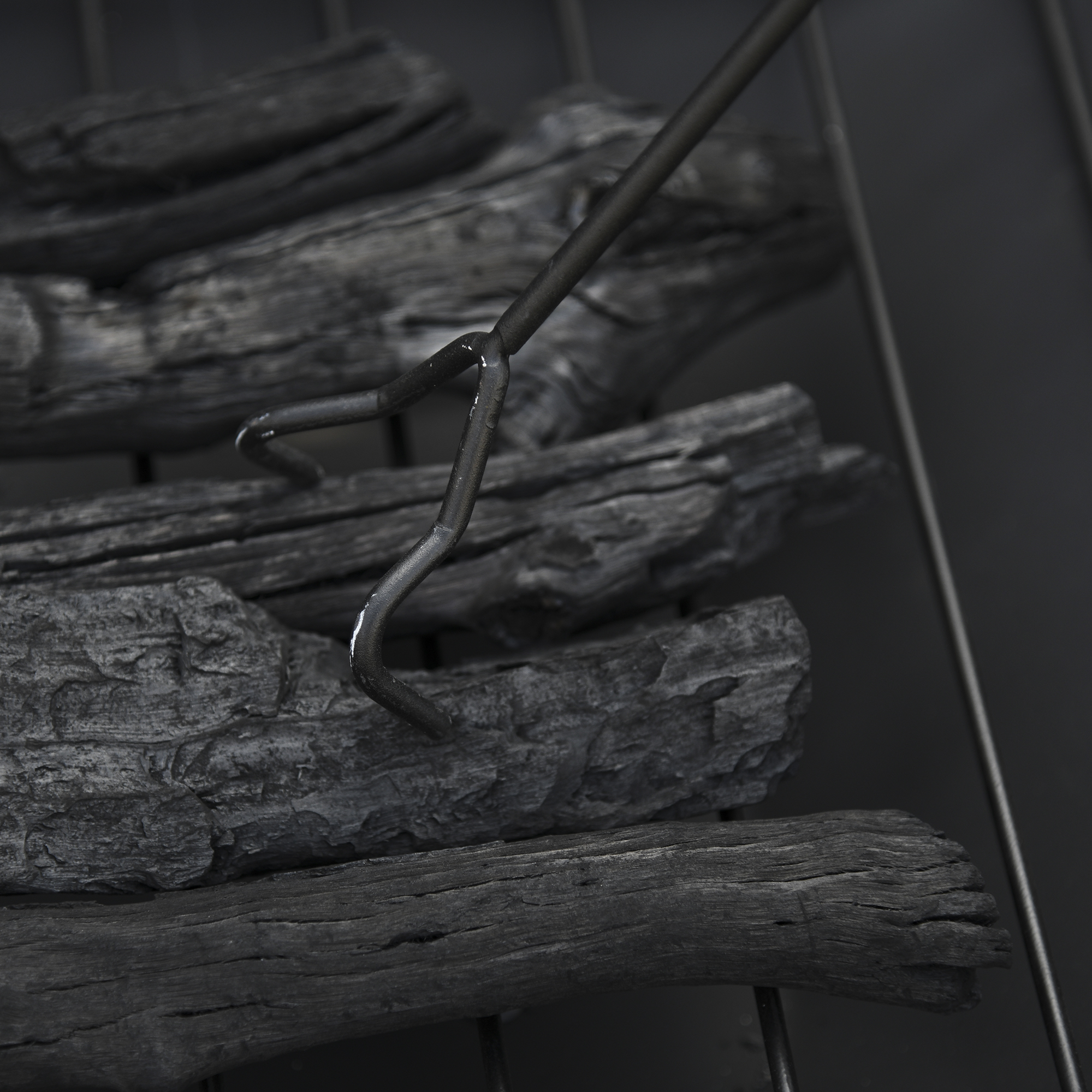 3-in-1 Feuerschale Feuerkorb Feuerstelle mit Funkenschutz Grillrost Eiskübel Garten BBQ Schwarz 76cm x 76cm x 47cm