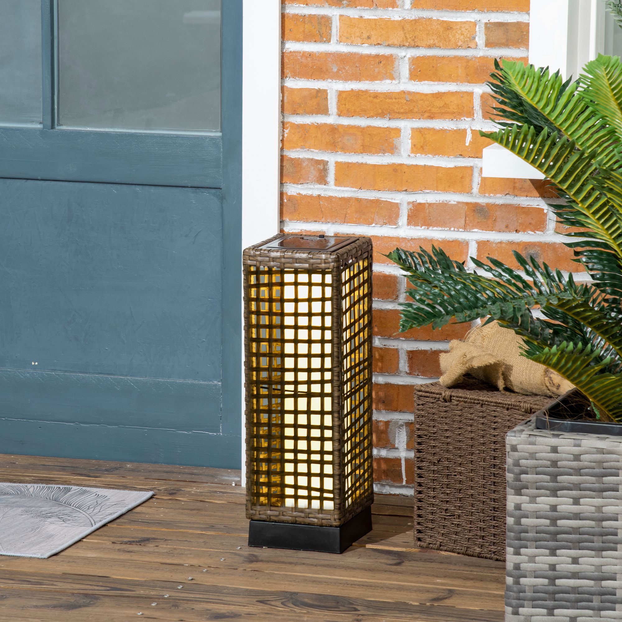 Außenleuchte, Gartenlampe, Solarbetrieb, 8h Leuchtdauer, Einschaltautomatik, Rattanoptik, 15,5 x 15,5 x 46 cm