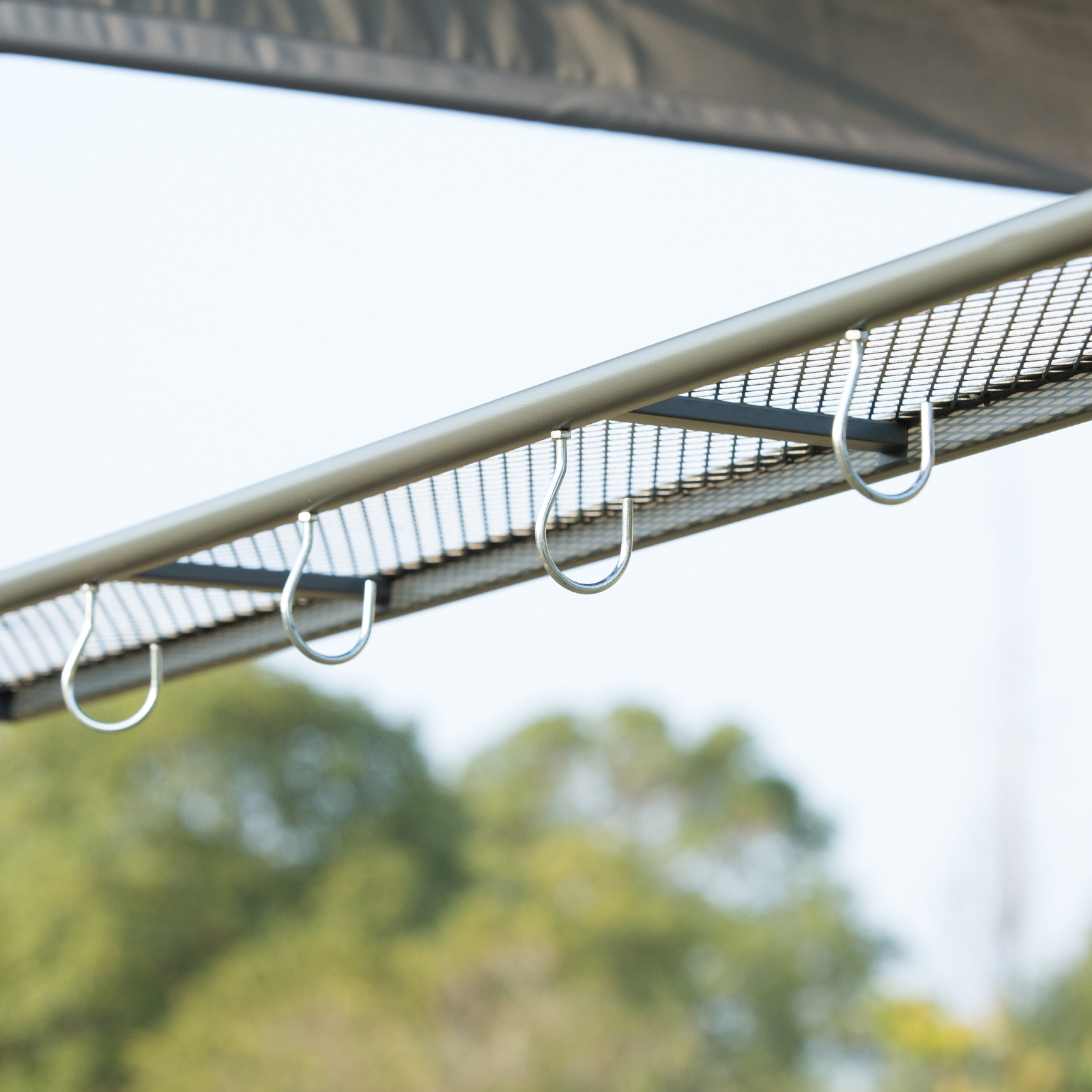 Grillpavillon mit Flammschutzdach, BBQ-Pavillon mit 2 Ablagen, Polyester, Schwarz, 218 x 138 x 216 cm