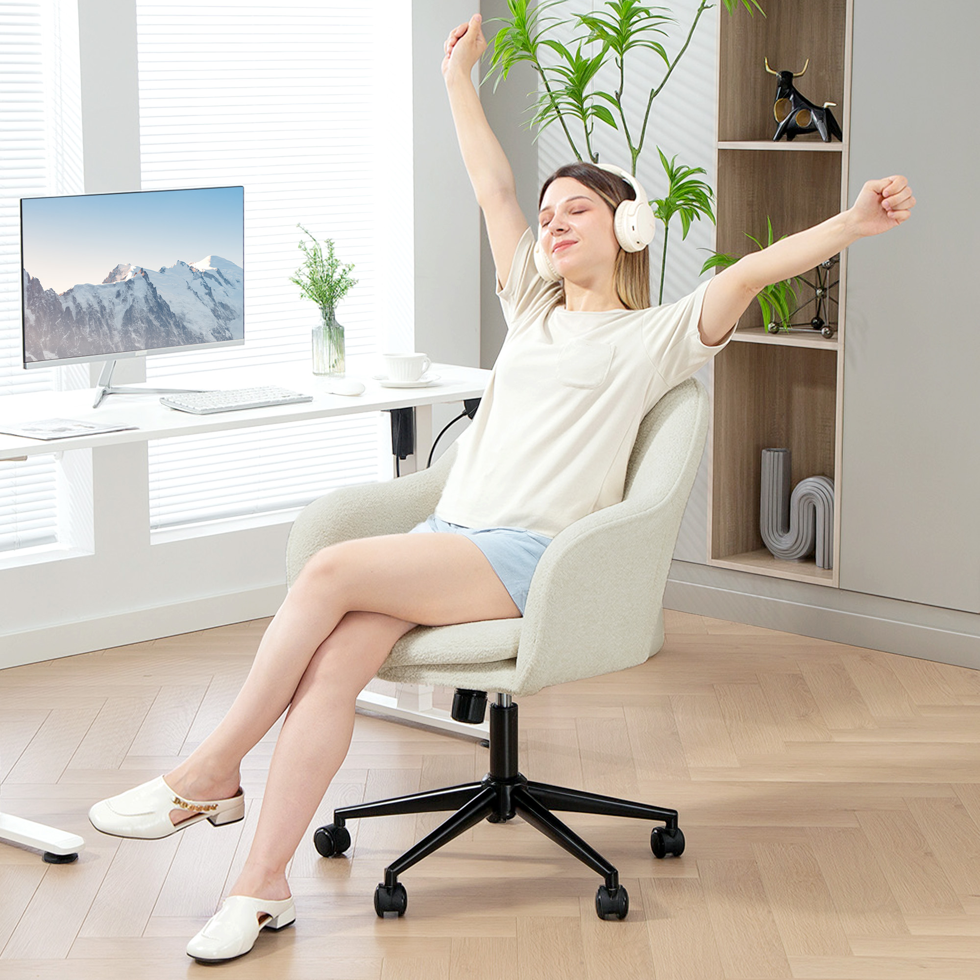 Bürostuhl mit Stoffbezug in Schneeflanelloptik, Schminkstuhl mit gewölbter Rückenlehne, für Schlafzimmer, Beige