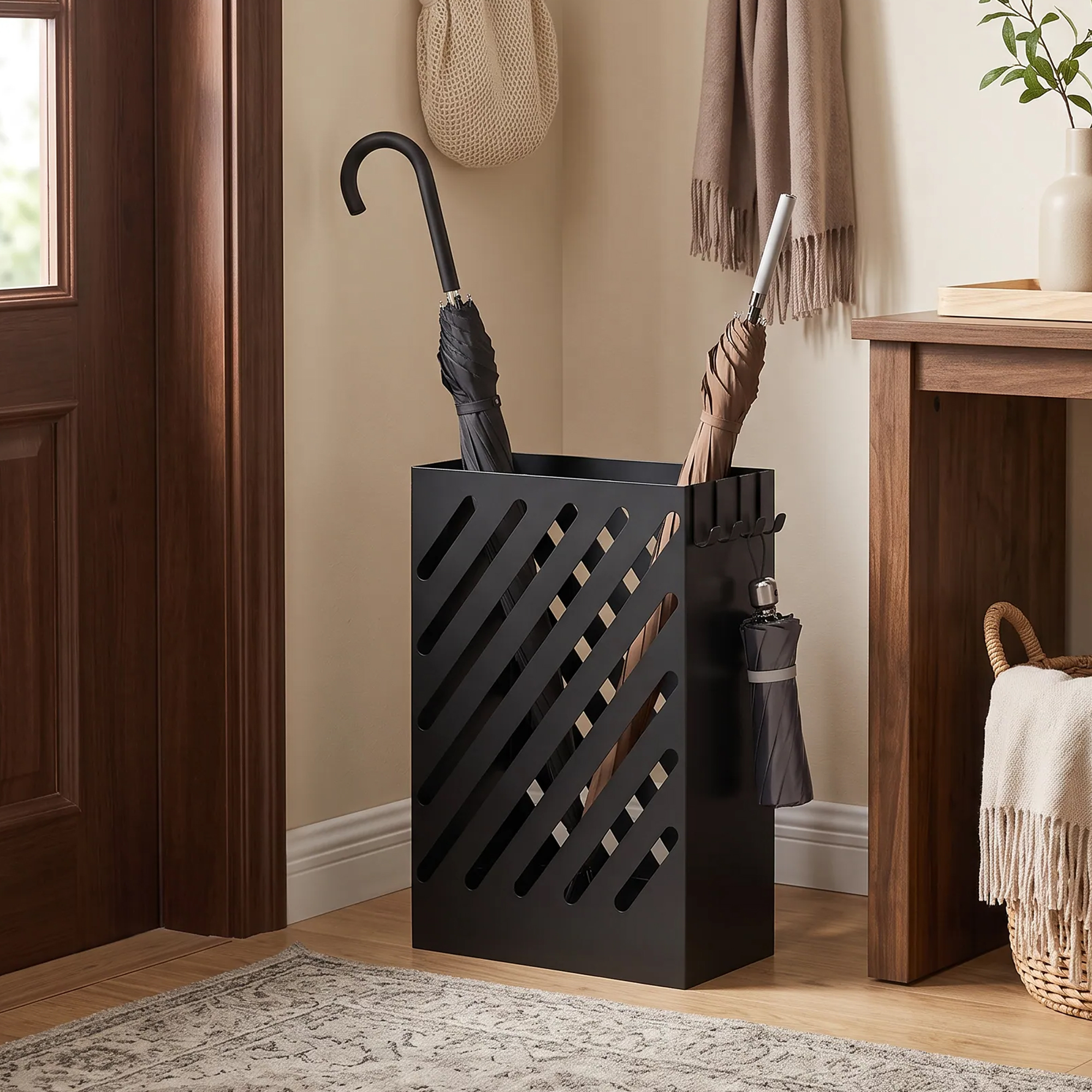Regenschirmständer mit Tropfschale, 4 Haken, Stahl, 28L x 14B x 41H cm, Schwarz