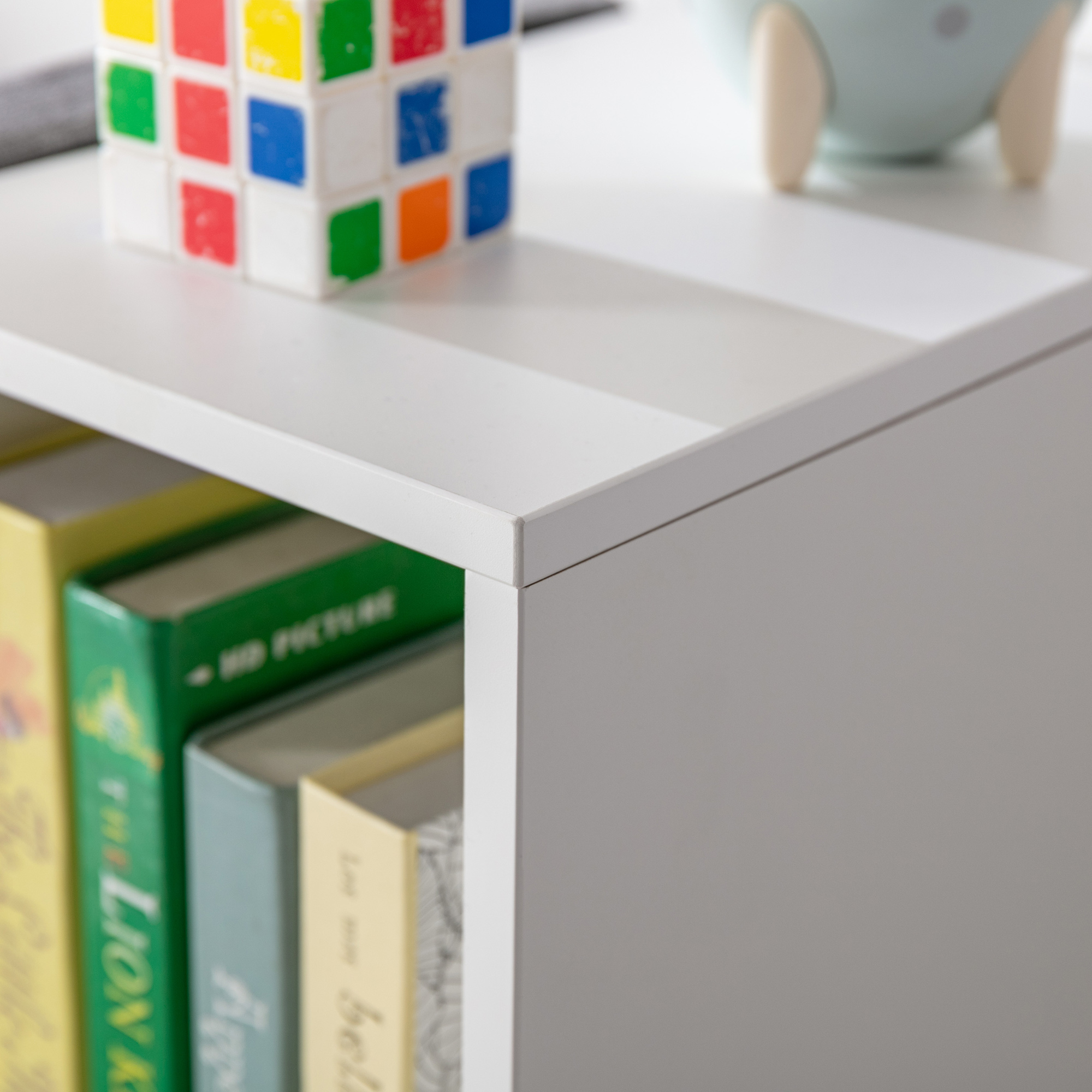 2-in-1 Kinderregal Regal + Sitzbank inkl. Polster 103 cm × 30 cm × 62 cm Weiß + Grau