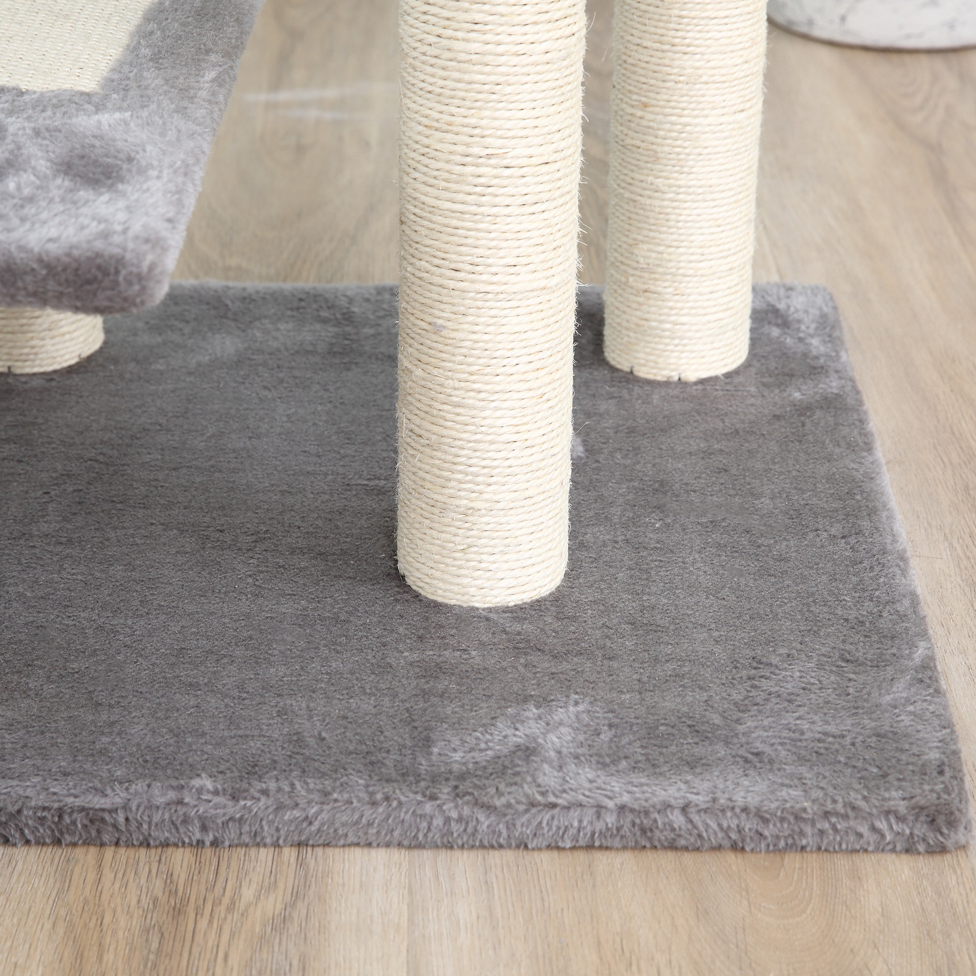 Kletterbaum Katzenbaum Spielbaum Katzenkratzbaum Treppe 5 Schichte Beige Grau 48,5 x 48,5 x 100 cm (LxBxH)