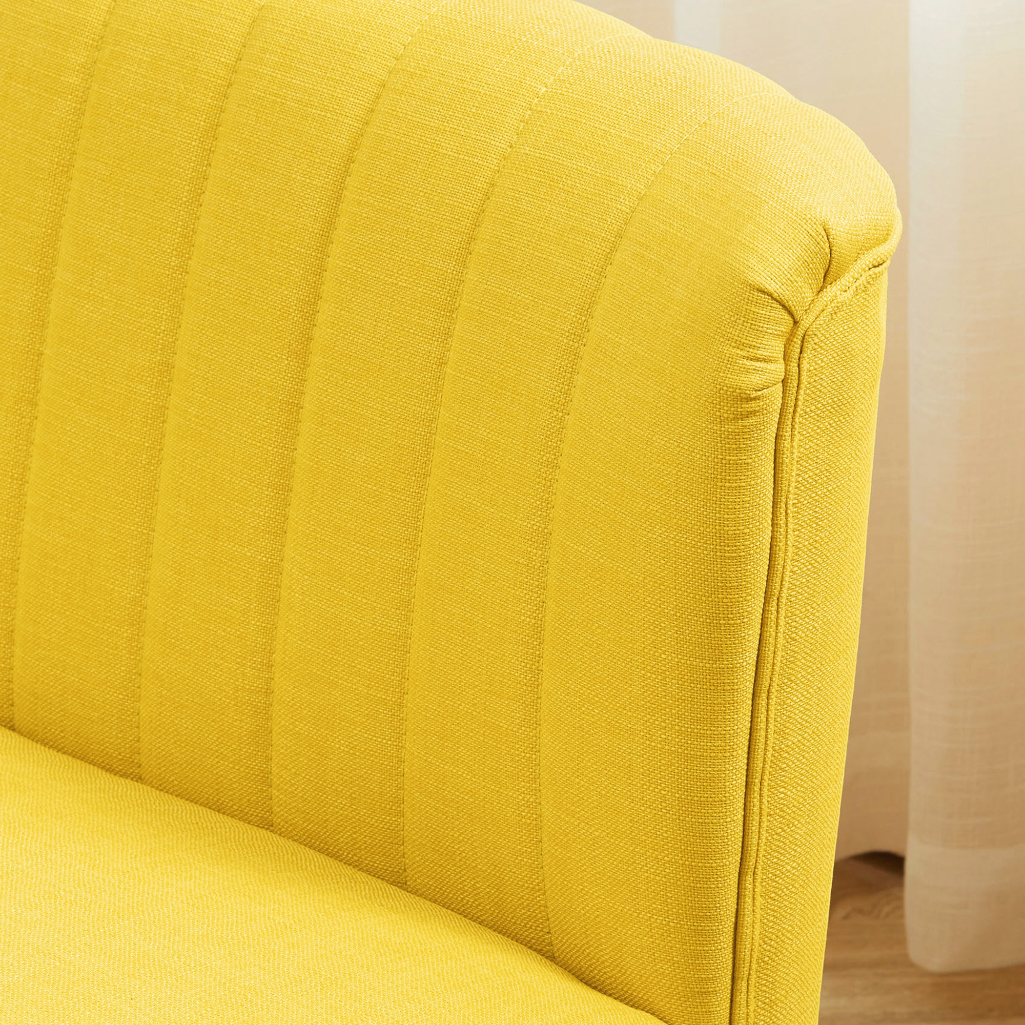 2-Sitzer Sofa, weiche Polsterung, pflegeleichter Bezug, bis 220 kg, 117 x 56,5 x 77 cm, Gelb
