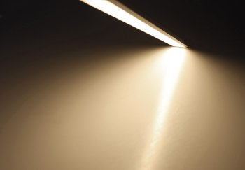 LED Unterbauleuchte "Comprido 600" / 230V, 10W, 1280lm, 60cm, 3000K warmweiß