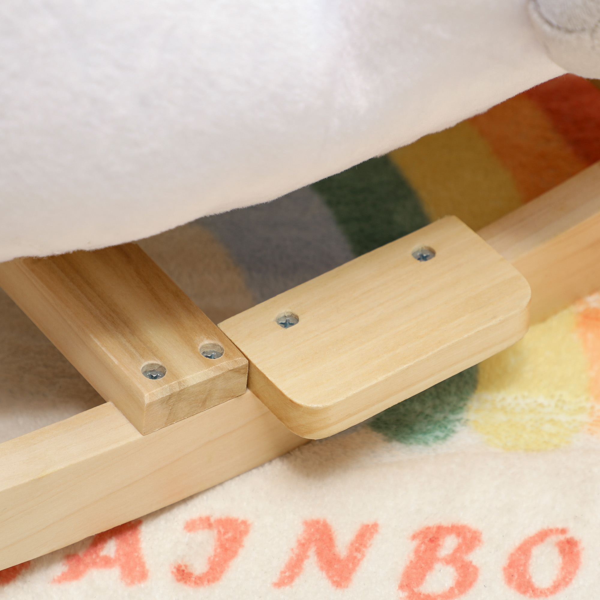 aiyaplay-schaukeltier-schwan-schaukel-mit-schlaflied-weicher-fullung-holzrahmen-fur-kinder-1-5-3-jahre-65x40x68-cm-weiss~22J5L899A4001