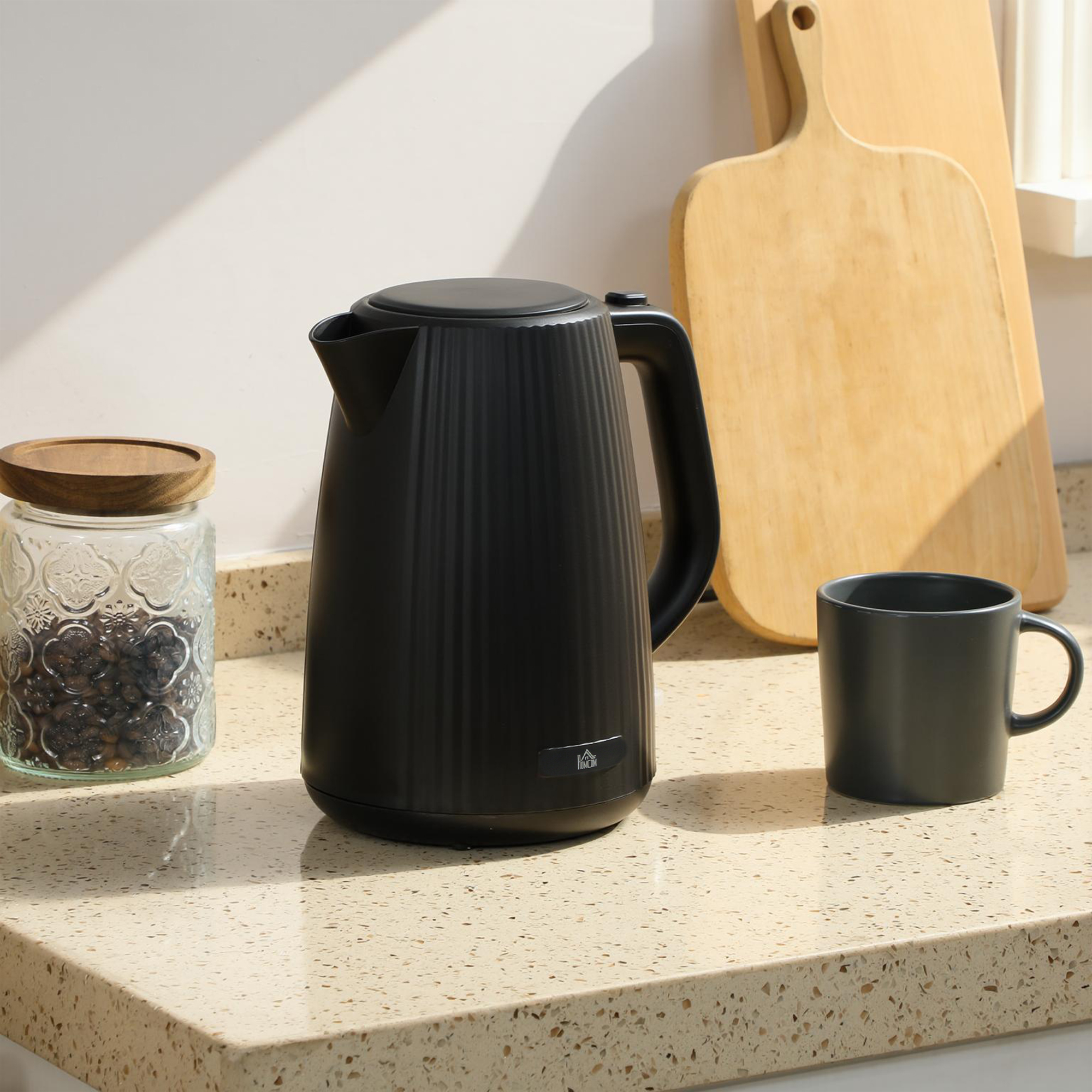 Elektrischer Wasserkocher, 1,7L, Schnellkochfunktion, 2200W, mit herausnehmbarem Kalkfilter, Abschaltautomatik, Schwarz