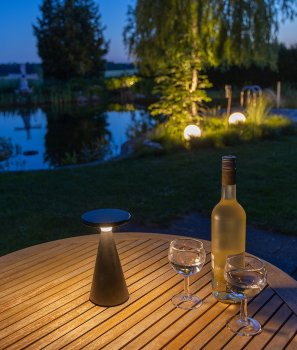 LED Solar-Tischleuchte "Foco Sol" / 2700K, IP44, dimmbar, 20cm, matt schwarz
