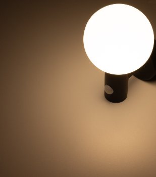 LED Wandleuchte "LAMU" mit PIR-Sensor, IP65, 15W, schwarz, 3000k / warmweiß