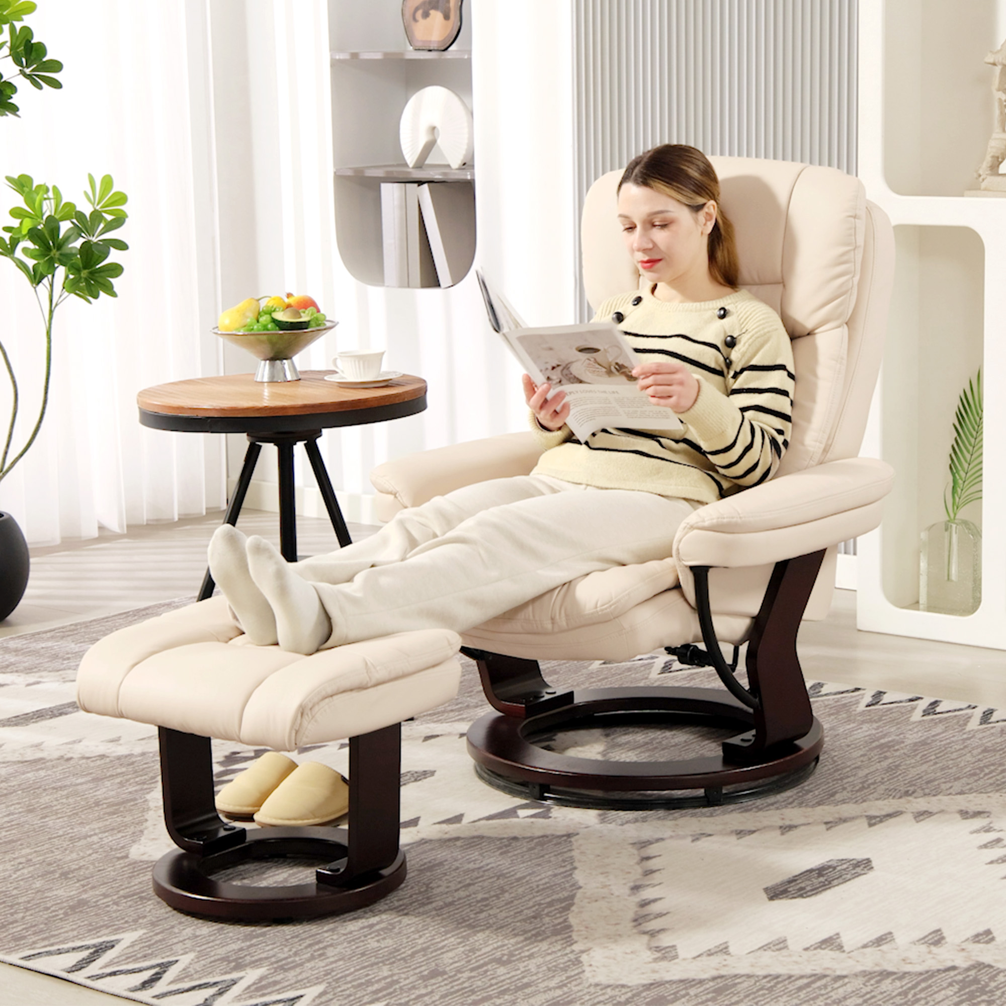 Relaxsessel mit Fußhocker, Verstellbarer Sessel, Kunstleder-Bezug, Polstersessel mit klappbarer Rückenlehne, Cremeweiß