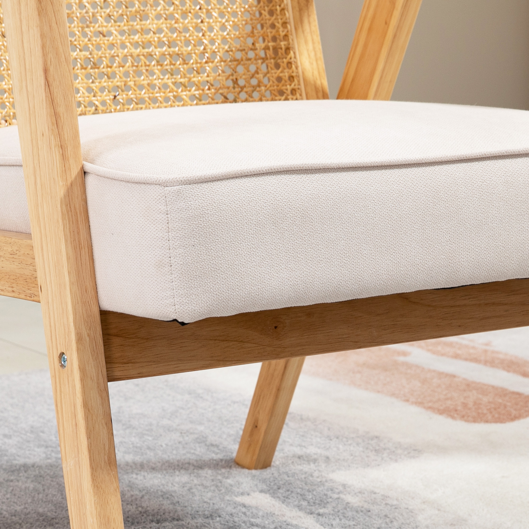 Exotischer Polsterstuhl, Kautschukholz, Sitzkissen in Leinenoptik, 63L x 69B x 78H cm, Cremeweiß