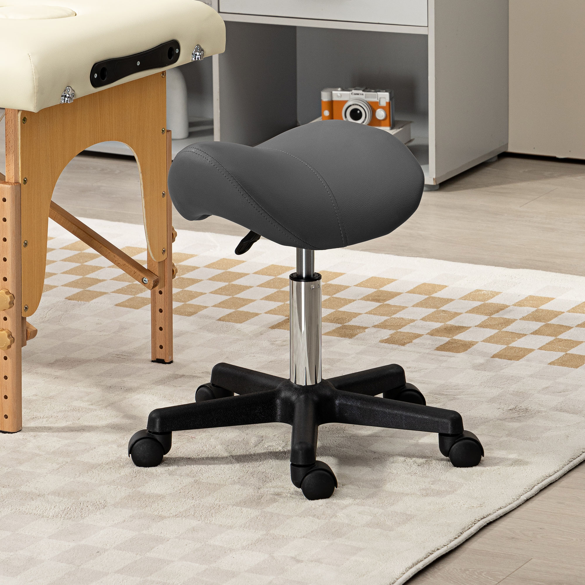 Rollhocker, sattelförmiger Sitz, höhenverstellbar, um 360° drehbar, Kunstleder, grau, 48 x 47 x 45-59 cm