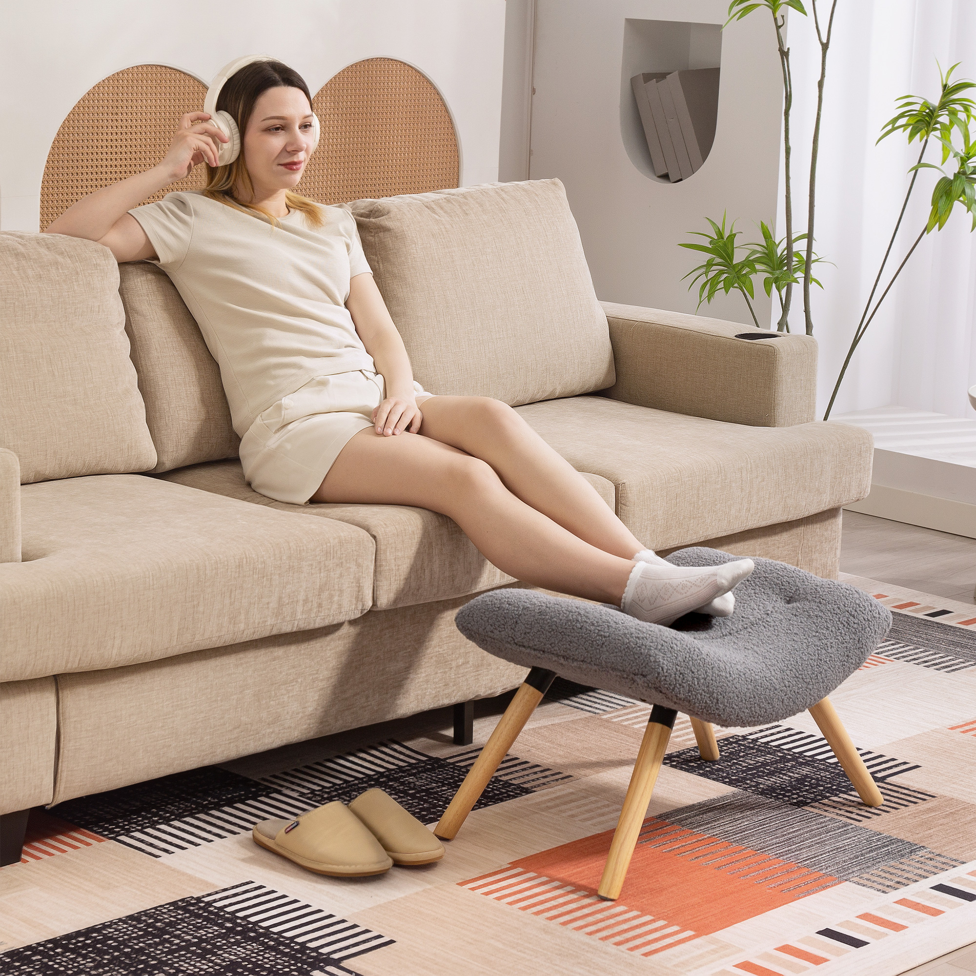 moderner Fußhocker mit Fleece-Bezug und Holzbeinen, gepolstert, für Wohnzimmer, Schlafzimmer, Flur, Dunkelgrau