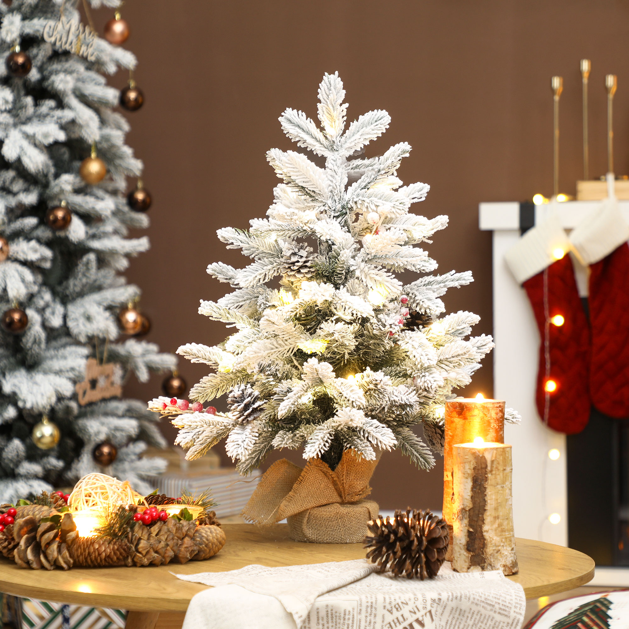 Mini 60cm Weihnachtsbaum mit 35 LED-Lichtern, Schnee-Effekt, Mini-Tischbaum mit Tannenzapfen, Künstlicher Weihnachtsbaum für Weihnachtsdekoration, Weiß