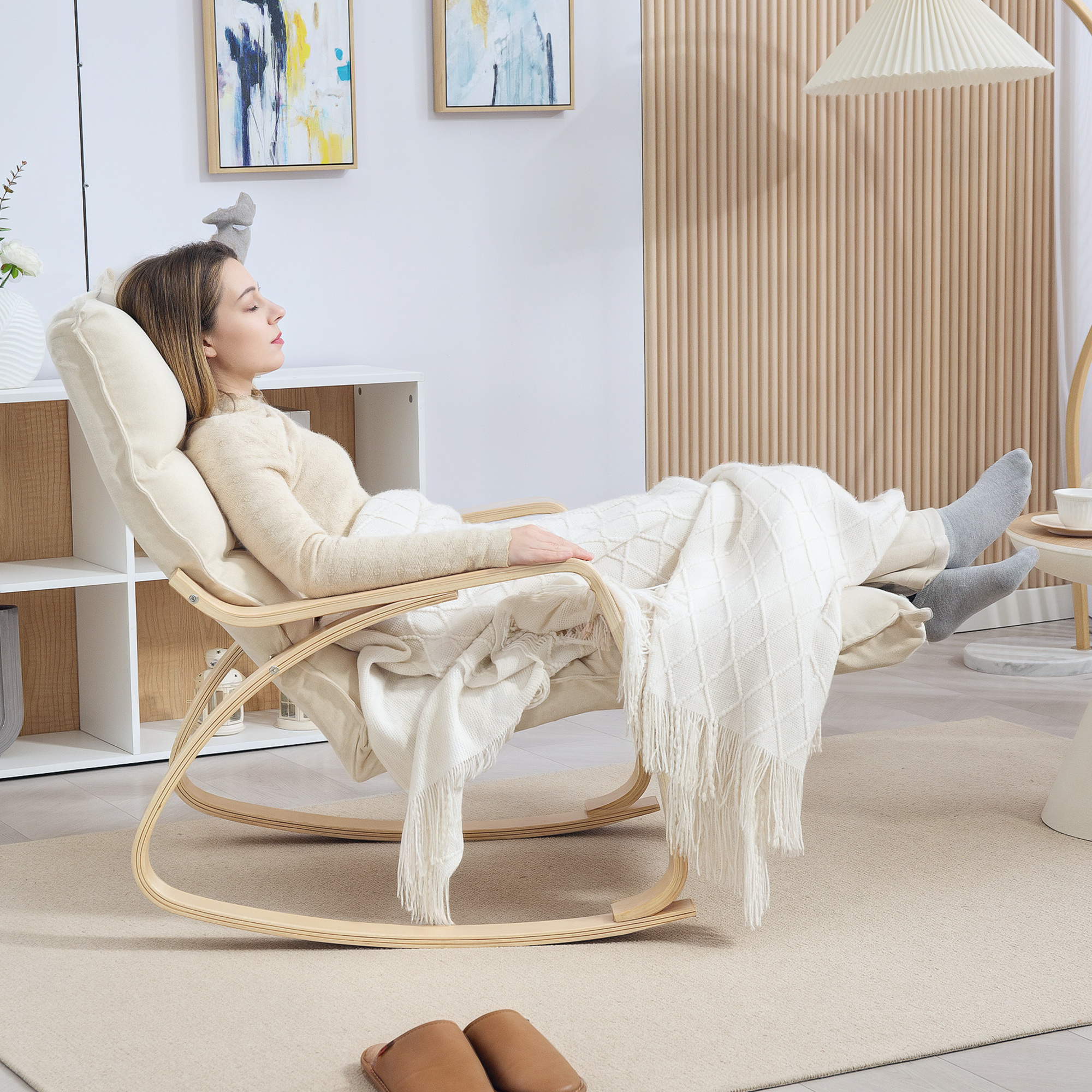 Gepolsterter Schaukelstuhl, Entspannungssessel mit Armlehnen und Stahlrahmen, für Wohnzimmer, Schlafzimmer, Cremeweiß
