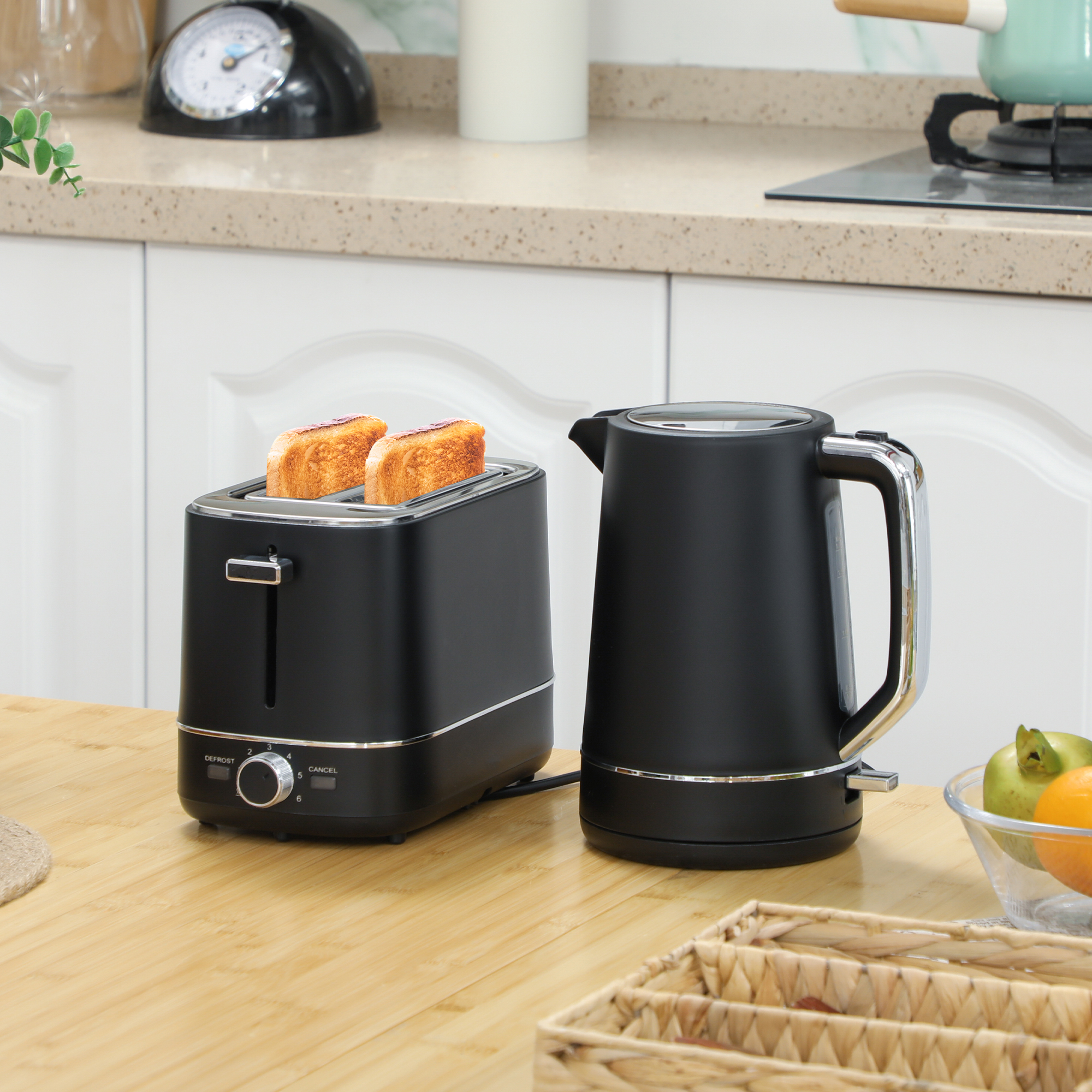 Set aus 1,7 L Wasserkocher und Toaster mit 6 Bräunungsstufen, Schwarz/Stahl