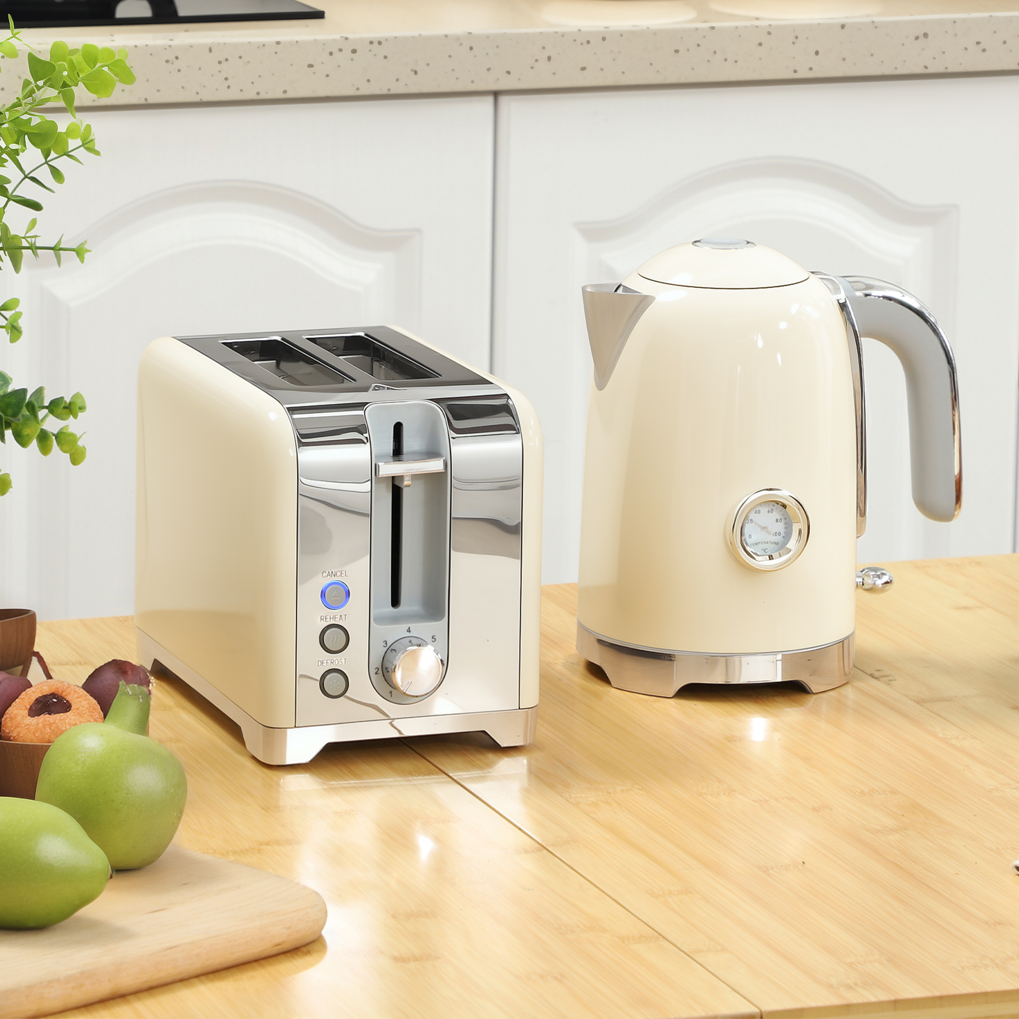 Wasserkocher- und Toaster-Set, 2200W, 7 Bräunungsstufen, versch. Funktionen, Creme