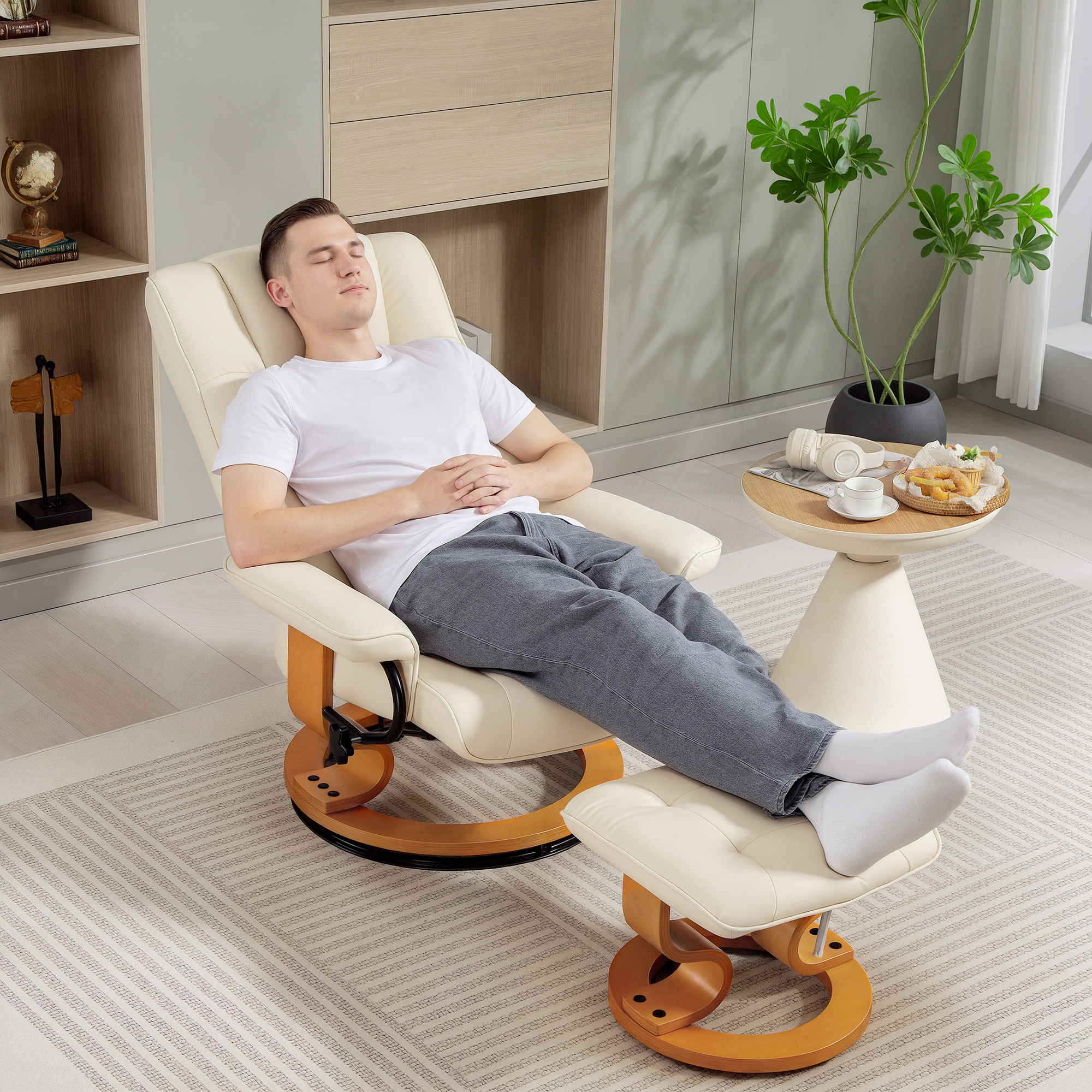 Relaxsessel mit Hocker, drehbar & neigbar, Kunstlederbezug, bis 150 kg, Holzgestell, Cremeweiß