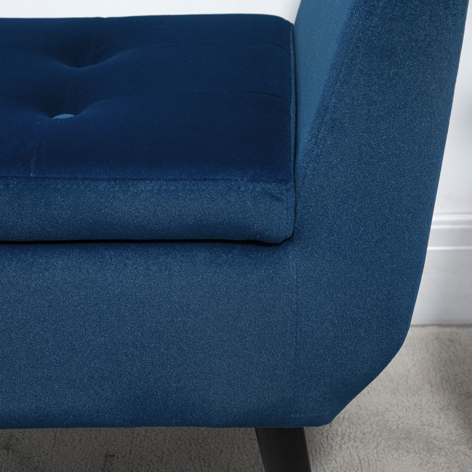 Sitzbank mit Stauraum Armlehnen Polsterbank mit Samtoptik, Sitztruhe mit Holzbeine, Truhenbank für Wohnzimmer Schlafzimmer Flur 107 x 42 x 65 cm, Blau