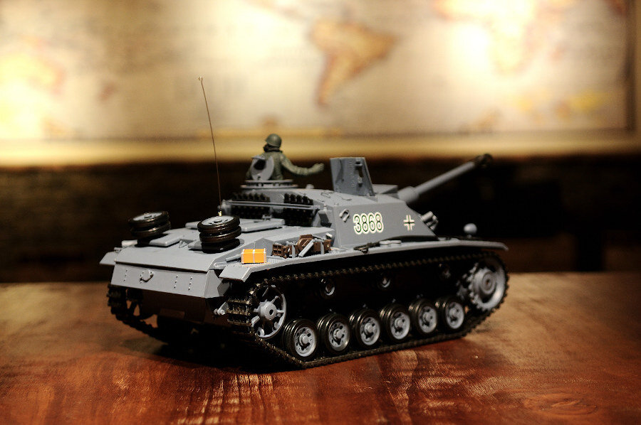 RC Panzer "Sturmgeschütz III" - Metallgetriebe