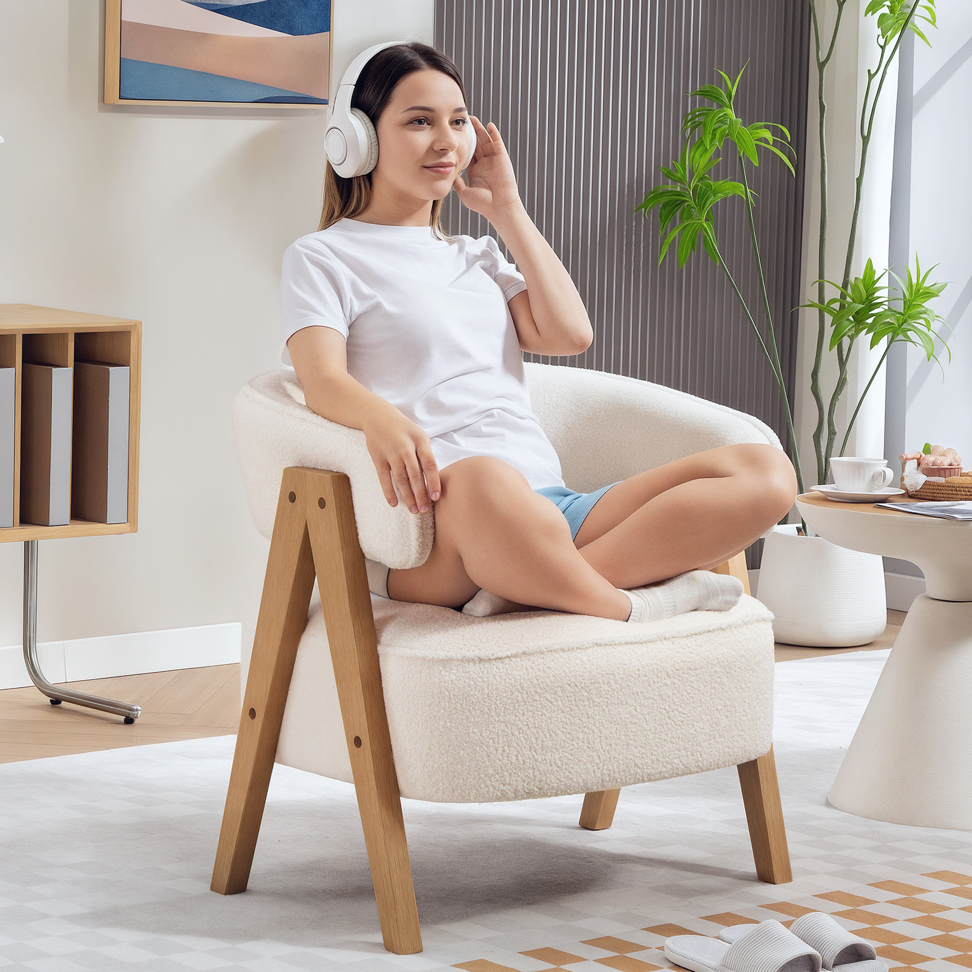 Moderner Polstersessel, Fleece-Bezug, Akzentstuhl, Armlehnstuhl mit Holzbeinen, Metallrahmen, Weiß