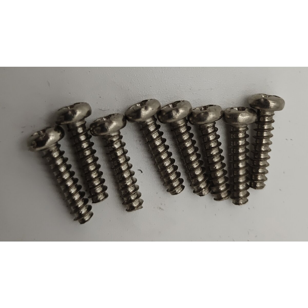 Blechschraube 3x12 VE8 Vo-Mj-Ti-Ho-In-LQ Voltage-Major-Tiger-Hoolk Infect Rundkop Blechschraube 3x12 VE8 Vo-Mj-Ti-Ho-In-LQ Voltage-Major-Tiger-Hoolk Infect Rundkop