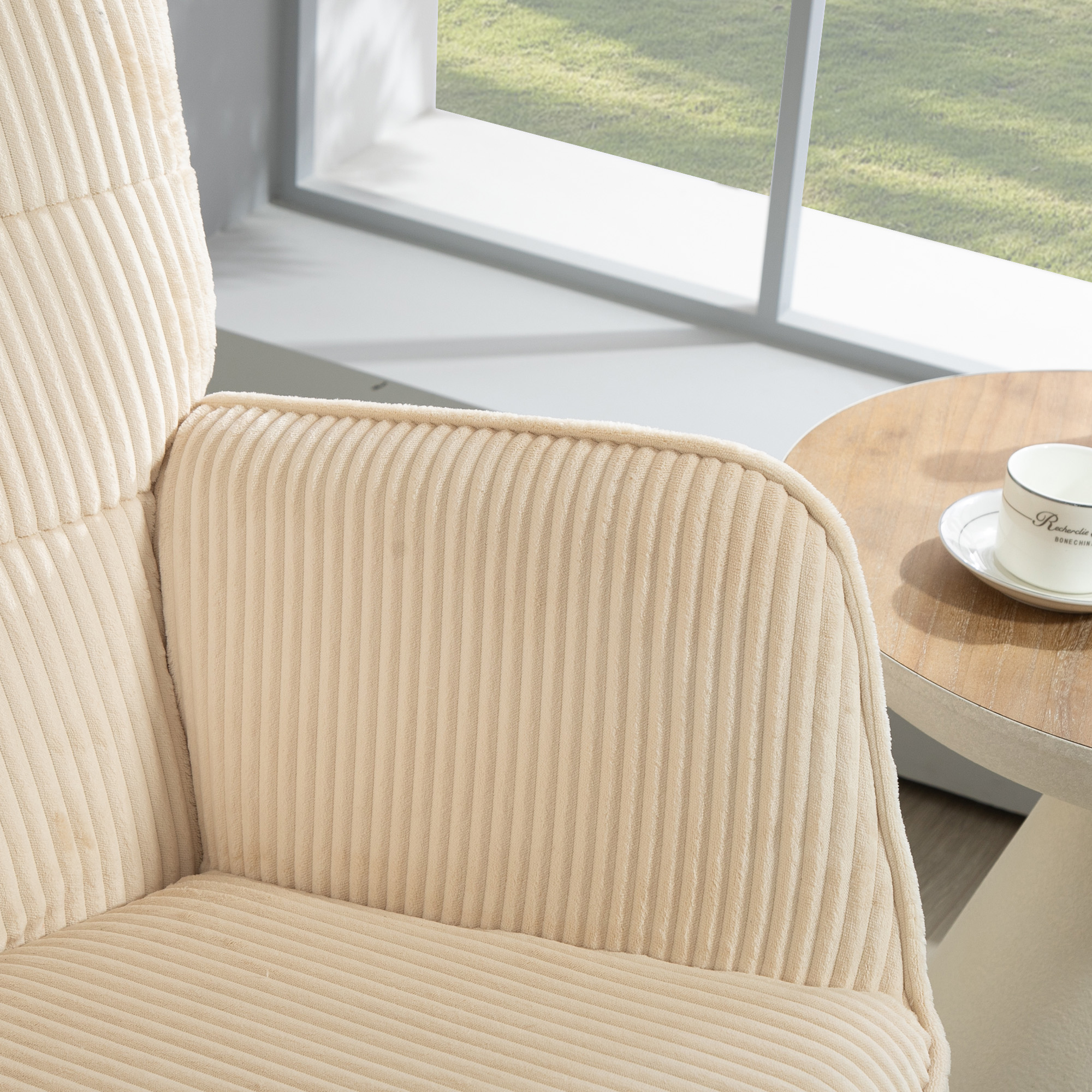 Vintage Schaukelstuhl, geschwungene Kufen, dicke Polsterung, Buchenholz & Stahl, Beige