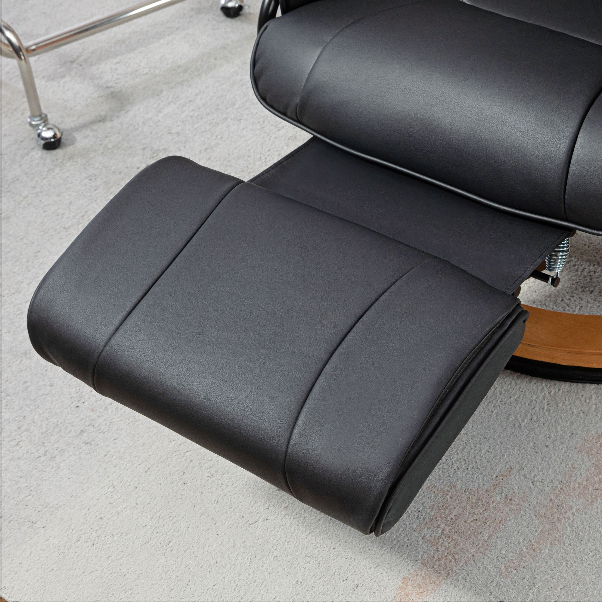Relaxsessel mit Liegefunktion, drehbar, bis 150 kg, Kunstlederbezug, Stahlrahmen, Schwarz