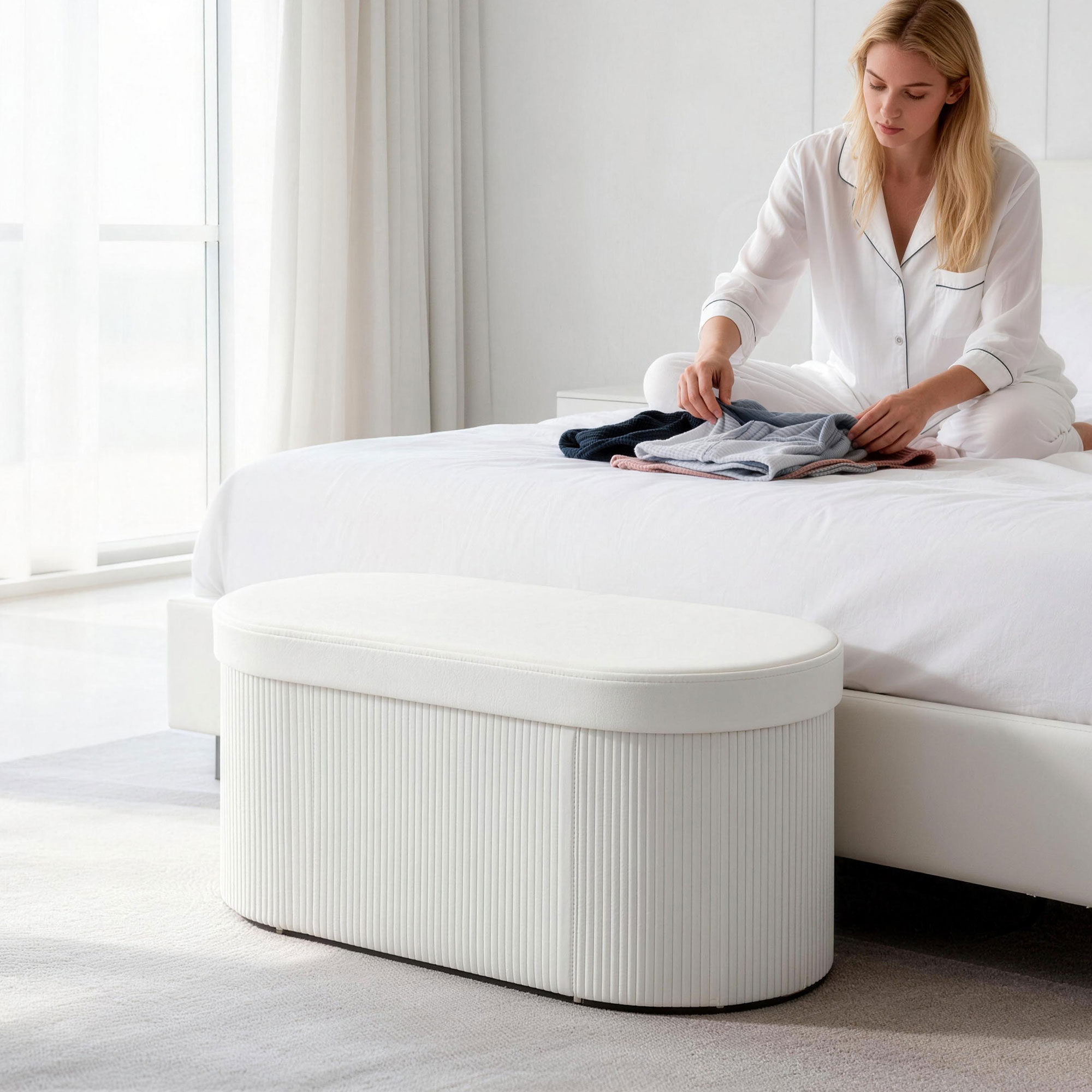 Sitzbank mit Stauraum Klappbar Polsterbank mit Samt-Optik für Wohnzimmer 76 x 38 x 35 cm Creme